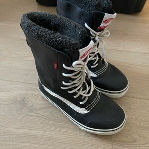 Vans standard waterproof black snow boots